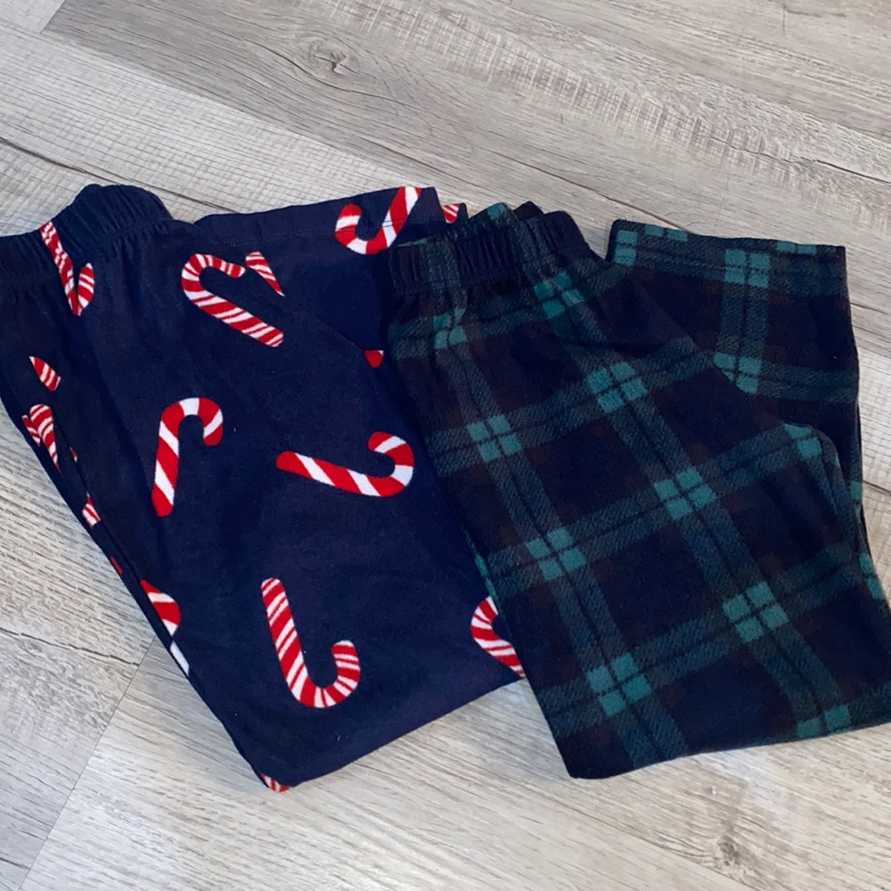 Set of 2 unisex Fleece pajama pants. Size 8 old navy & children’s place.